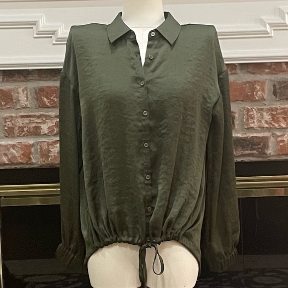 Cato Tops - Long bishop sleeve olive green button down top / XS / Excellent condition
